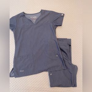 Barco/Grey’s Anatomy scrub set- Medium